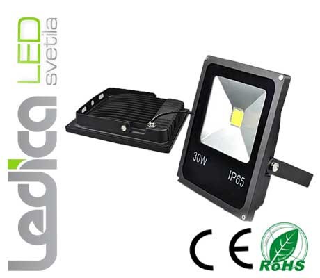 Led reflektor 10W Slim črni
